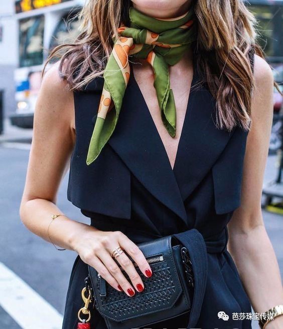 丝巾的各种新玩法,丝巾的100种新玩法