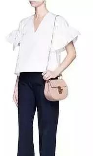 刘雯唐嫣同款小猪包,刘雯背的新款包是什么品牌