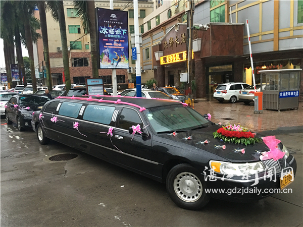 市民生活恢复常态,人民群众恢复正常生活秩序