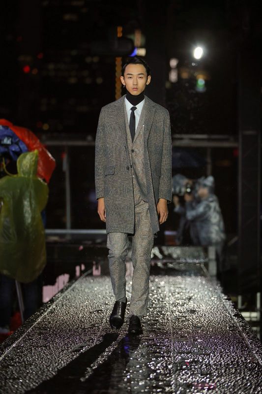 “THEICON”大秀演绎沪上星空传奇，MECITY上海旗舰店隆重开幕