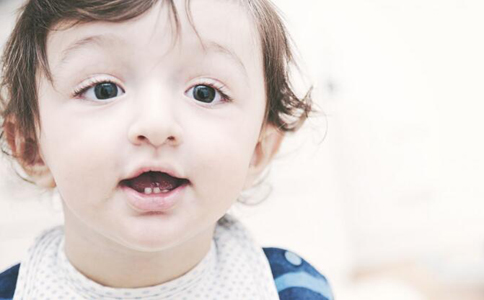 宝宝长牙慢的4大原因是什么,宝宝长牙太慢是什么原因