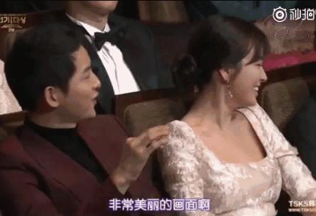 宋慧乔乔妹穿搭蓝色吊带裙,宋慧乔乔妹什么风格都能驾驭