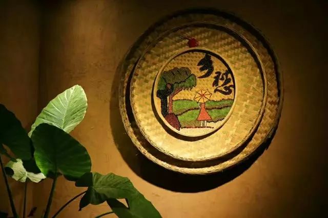 在逐渐降温的日子，你最需要吃一口火锅！重庆这些主题火锅店，你想去哪一家排队？