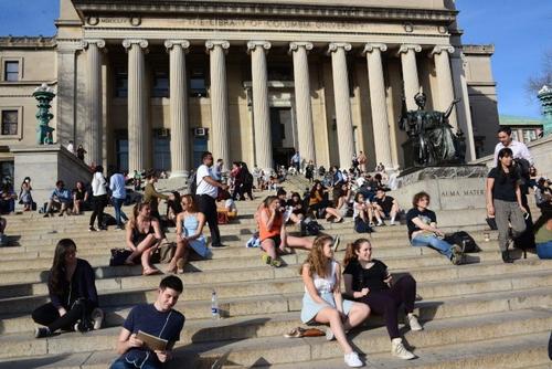 补习文化在美生根亚裔进名校比例高让美国人压力大