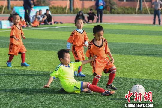 少儿足球开幕式萌娃,湖南省幼儿足球赛世幼杯