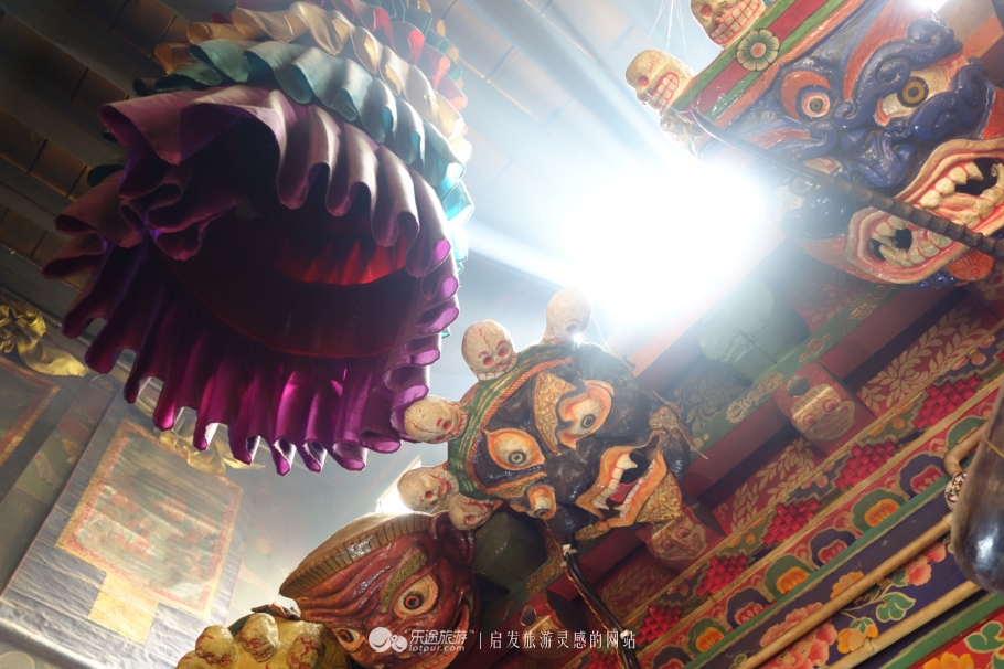 从楚布寺里的遮止说起