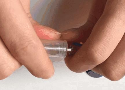 神奇安瓶算是目前最火的网红,珀莱雅保龄球安瓶拔草