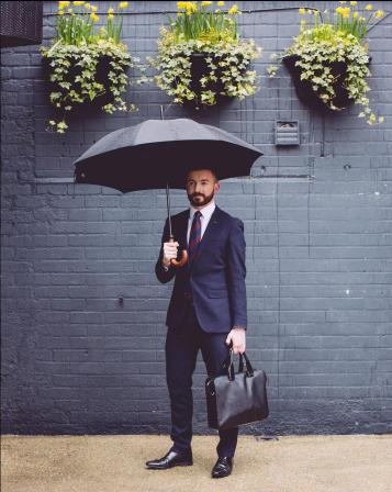 英国女王的彩虹伞,英国女王撑油纸伞