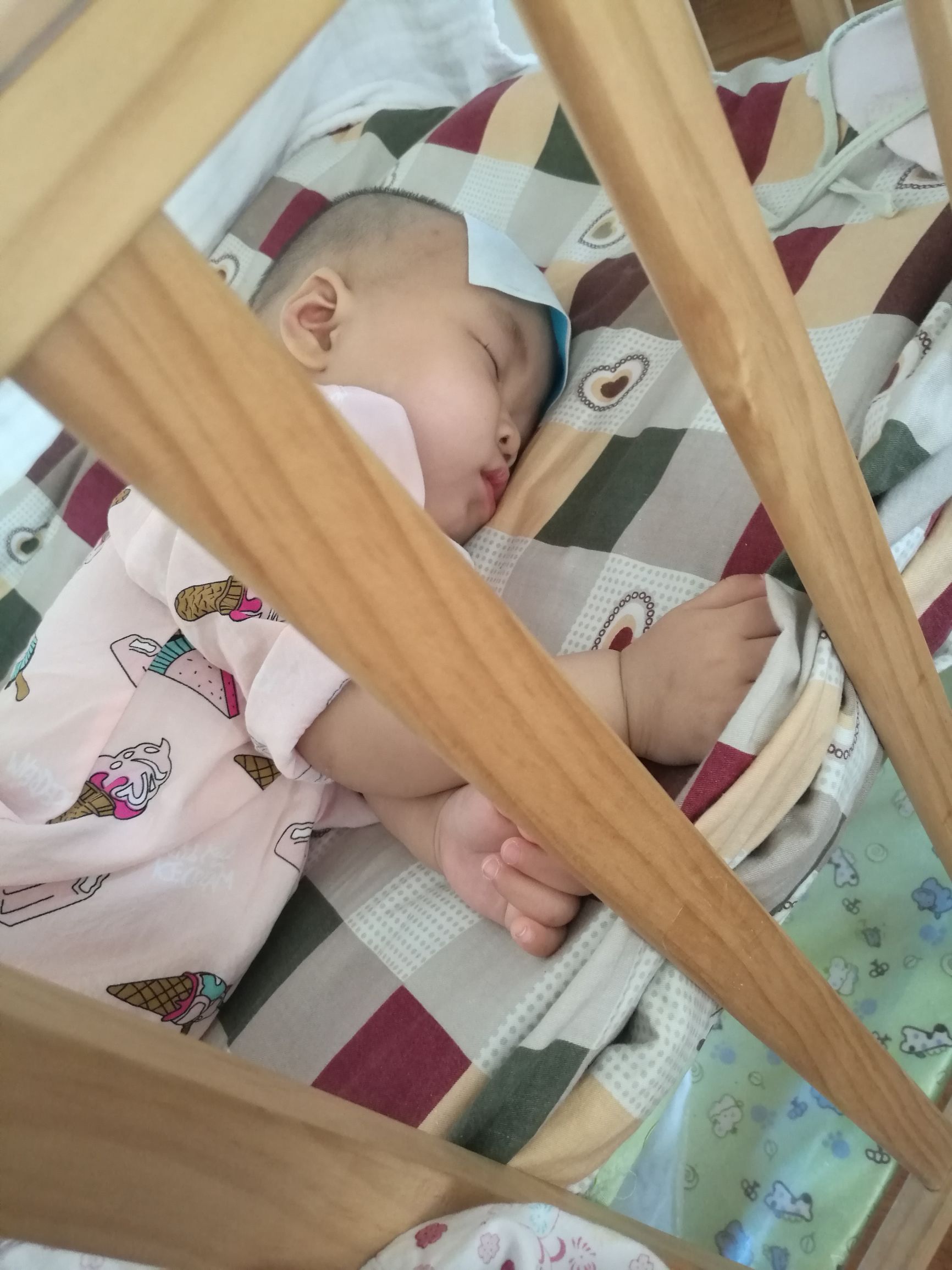 幼儿急疹9个月去医院要打针吗,9个月宝宝急疹的处理