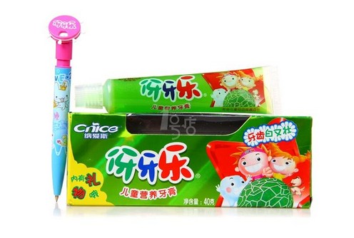 如何挑选婴儿牙刷和牙膏,怎么选择正确的儿童牙膏和牙刷