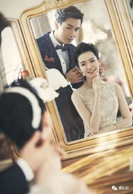 摄影师亲手教新人摆婚纱照造型,6种必拍的婚纱照风格