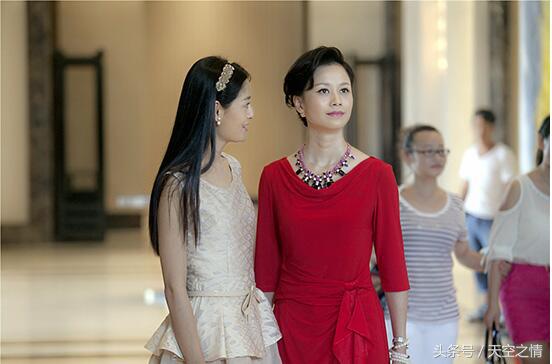 43岁单身岳母怀了我爸的孩子，我和女友的婚礼还怎么举行？