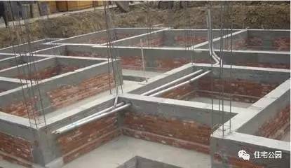 农村建房一层圈梁以上怎么做防水,农村房屋外墙防水简易做法