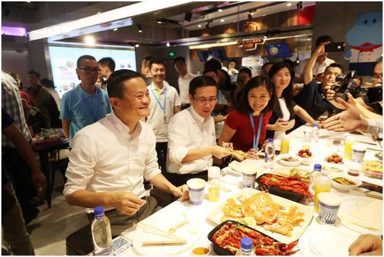 听说马云开了家作妖儿的水族馆，全城的大人都带着小孩冲过去了