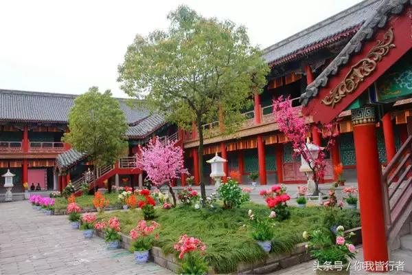 千千万万的人付出努力,无数人都是为了生存而去努力赚钱