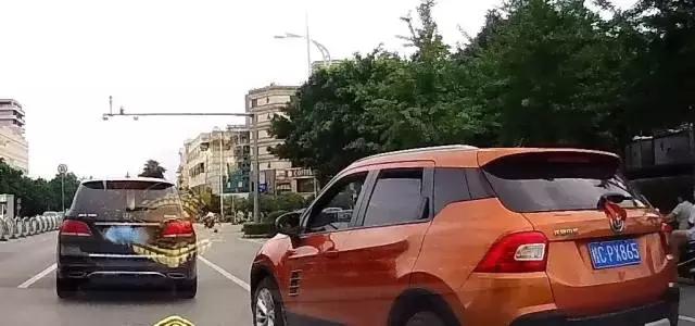 桂C17297等车主！你们交通违法被举报并处罚了，请自律！