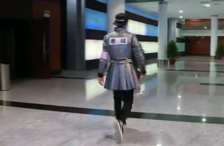 鹿晗热巴乔欣,鹿晗当众给关晓彤秀球技