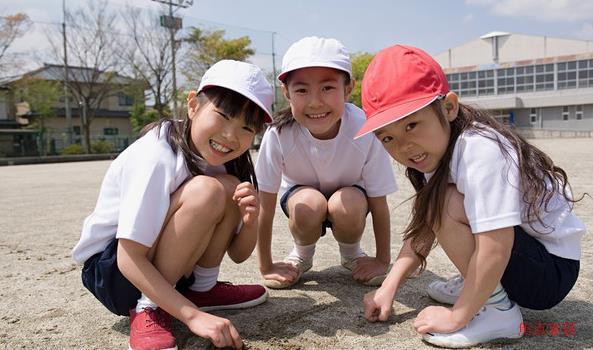 为什么外国人都是坐式马桶,老外亚洲蹲真的很难吗