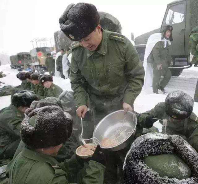 建军90周年：我军“锅碗瓢盆”那些事儿，这回全明白了