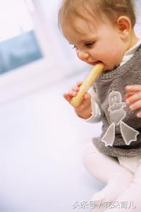宝宝不爱吃软的食物,宝宝吃质地硬的食物有哪些