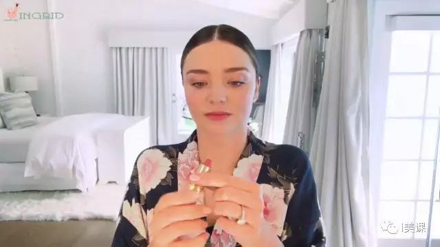 超模米兰达可儿妆容,和姐妹一起化个名媛妆