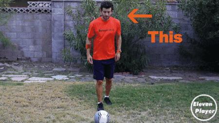 带球时怎么抬头看人,带球总是不抬头怎么办