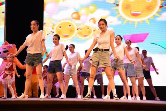 棣ㄦ湀涔嬫槦灏戝効鑸炶箞鍔犵洘,棣ㄦ湀涔嬫槦灏戝効琛楄垶鍩硅鏀惰垂