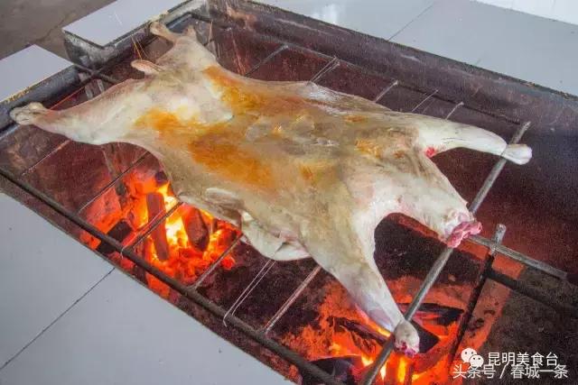 隐藏在昆明村庄里的3家烤羊店，老司机用3个月才找到的