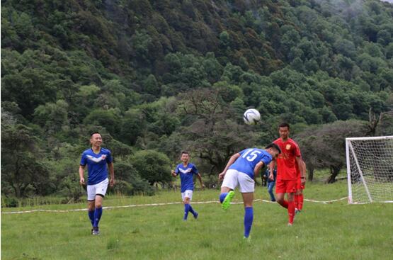 首次高原足球对决赛开战！重庆pk成都，争夺四姑娘的“荣耀王者”！