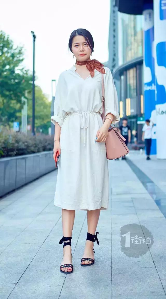 一字领长裙怎么搭配,一字领长裙穿搭