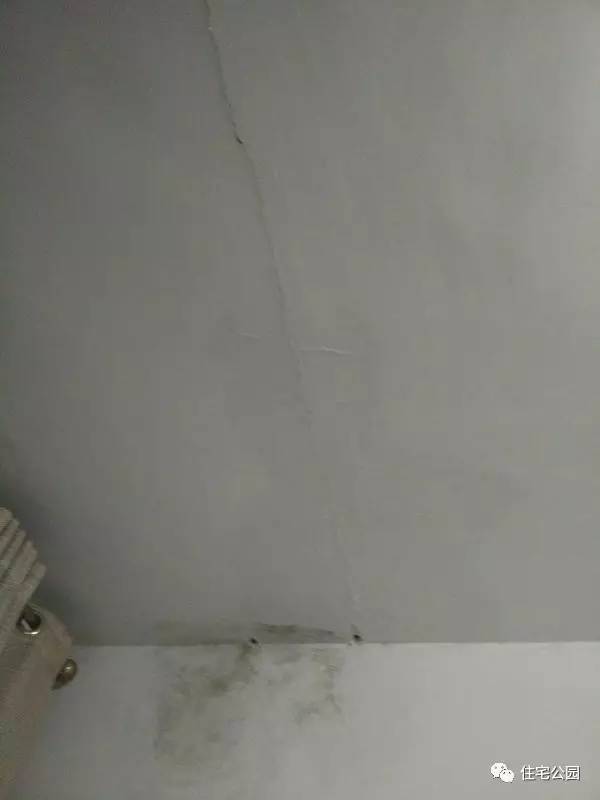 屋顶漏水有没有简单的修补方法,屋顶漏水最新修补方法