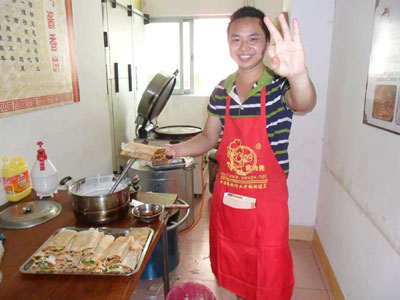 男人摆摊卖什么生意好,新手摆摊适合卖什么小吃