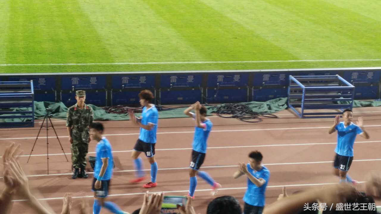 带你走进篮球馆,带你走进室内高尔夫