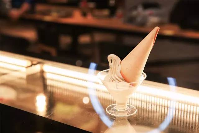 杭州肯德基不好好卖鸡，想干啥？