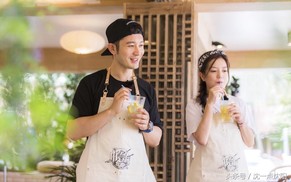 赵薇黄晓明还是在一起了,还开了一家骨骼清奇的中餐厅!