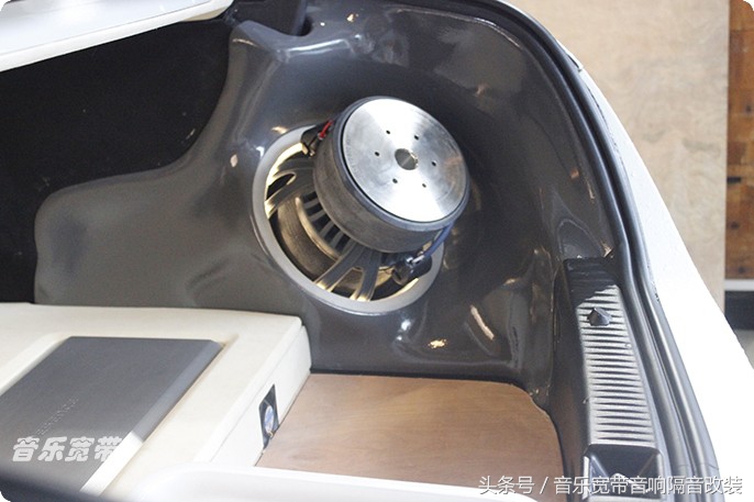 新款奔驰c级改装包围套件,2022奔驰c级音响改装方案