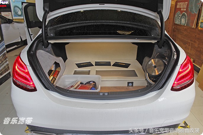 新款奔驰c级改装包围套件,2022奔驰c级音响改装方案