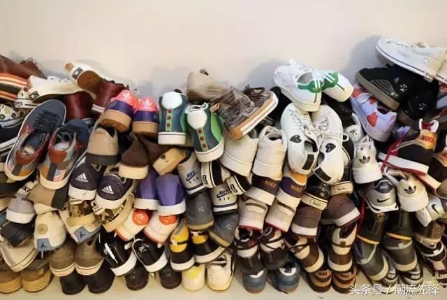 干掉一位鞋头很简单，你只需要踩脏他的球鞋！