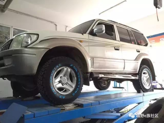 丰田陆霸3400是05年的车,05年路霸3400