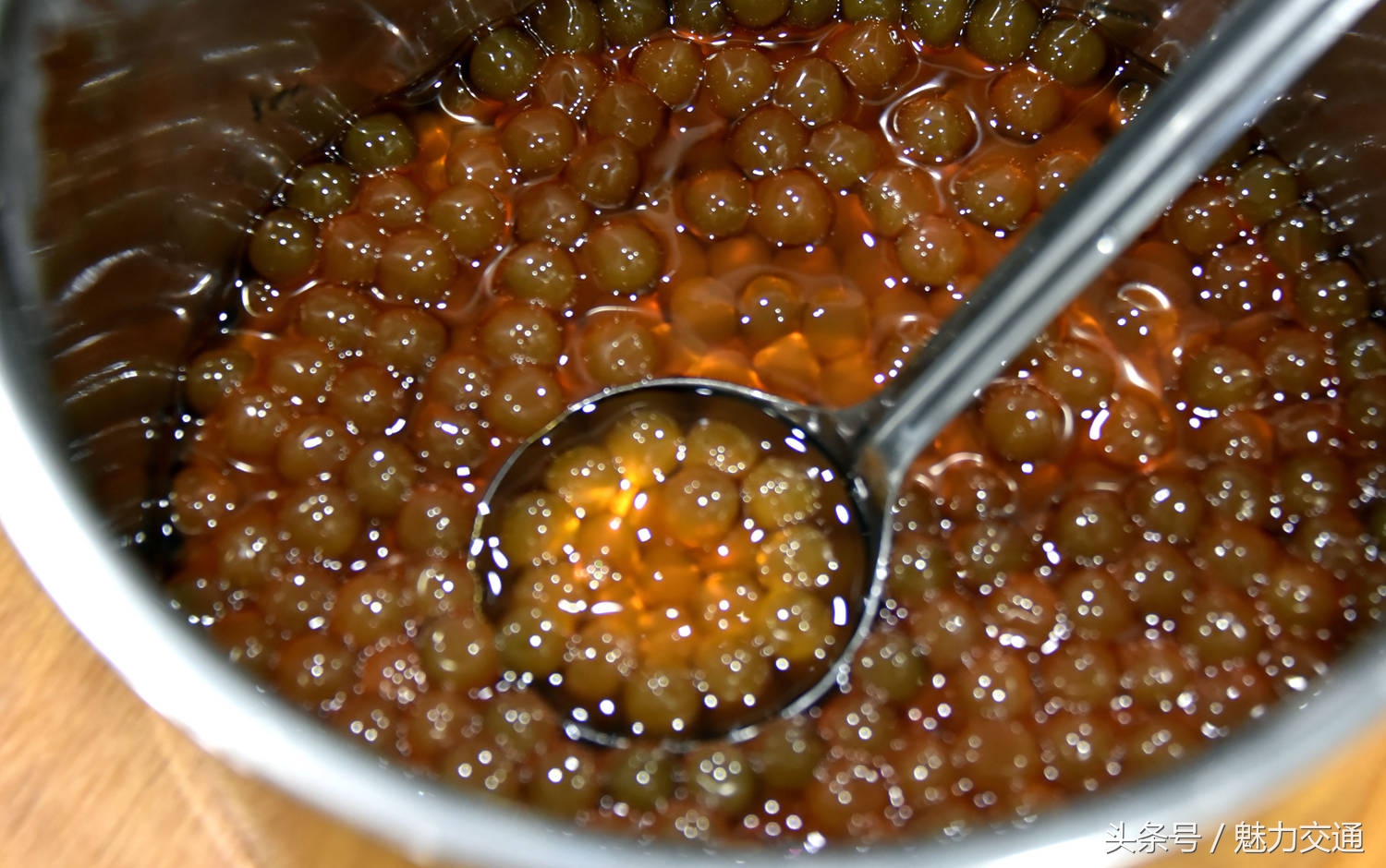 清凉一夏酷暑来袭,清凉一夏送冷饮视频