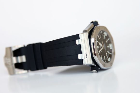 大熊谈表:男人的毒物——AP爱彼经典15703