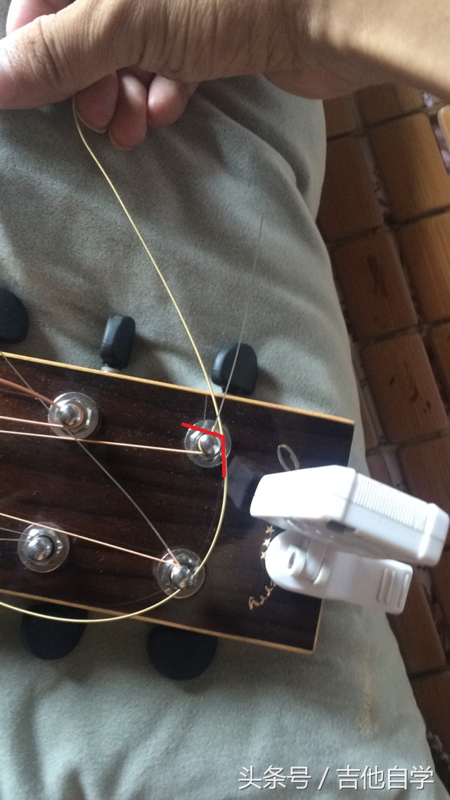 吉他换弦详细教程,马丁吉他换弦的正确方法