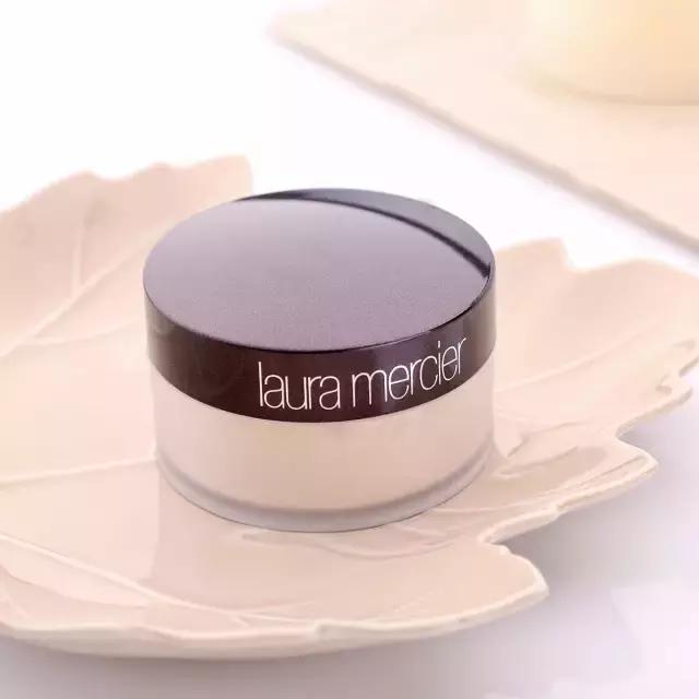 6款人气蜜粉扫去你夏季的一脸“油光”