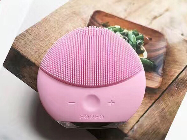 夏天洗脸有技巧，据说郭碧婷、杨幂、Angelababy都在用的洗脸方式！