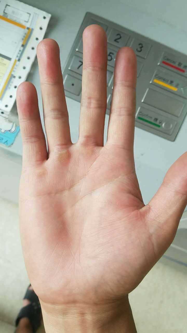 事业上很难成就的手相女,运势不稳定的手相女