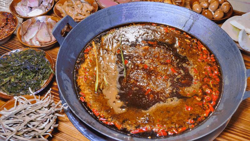 只卖红锅的火锅,只卖红汤的火锅