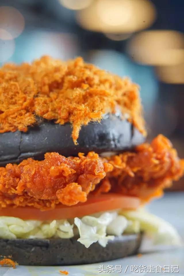 这款黑汉堡，颠覆了汉堡的认识，竟然找来TFboys代言？！