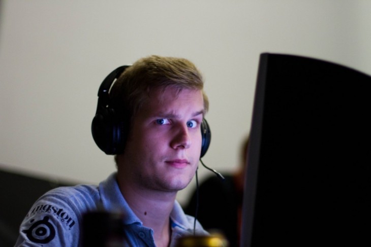 什么游戏电竞最赚钱,打什么游戏挣钱呢