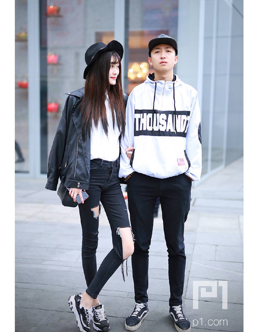 有这样一群摄影师，他们在街头用相机记录了成都人的时尚进化