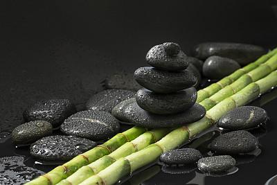 对家人多关心,对家人多一些耐心